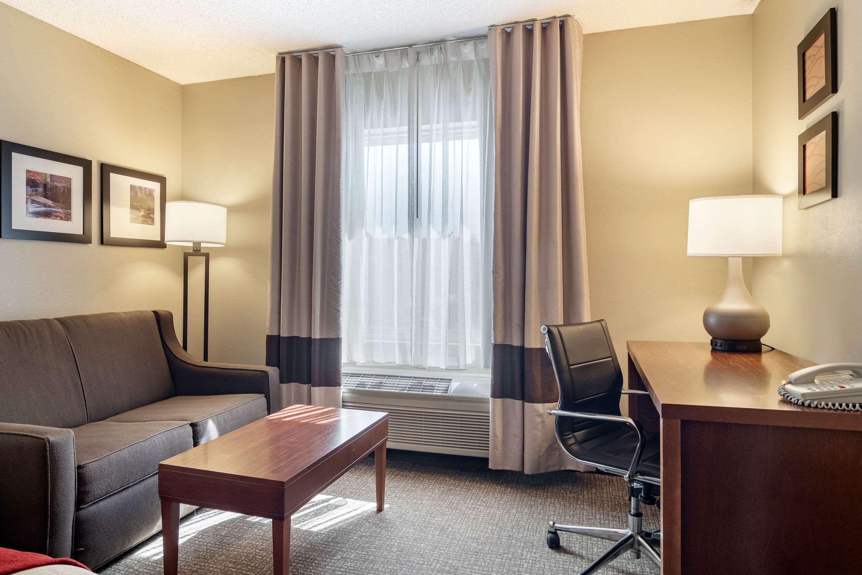 Comfort Inn & Suites Suwanee - Sugarloaf Eksteriør billede